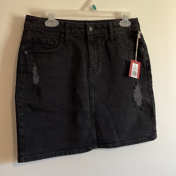 NWT Black Jean Skirt Distressed Mini 10/30 Faded Denim Cotton Holes Fray Mossimo - Picture 2 of 11